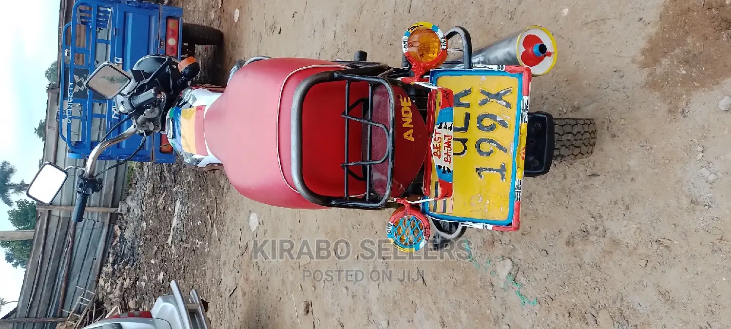 Bajaj Avenger 160 Street 2013 Red