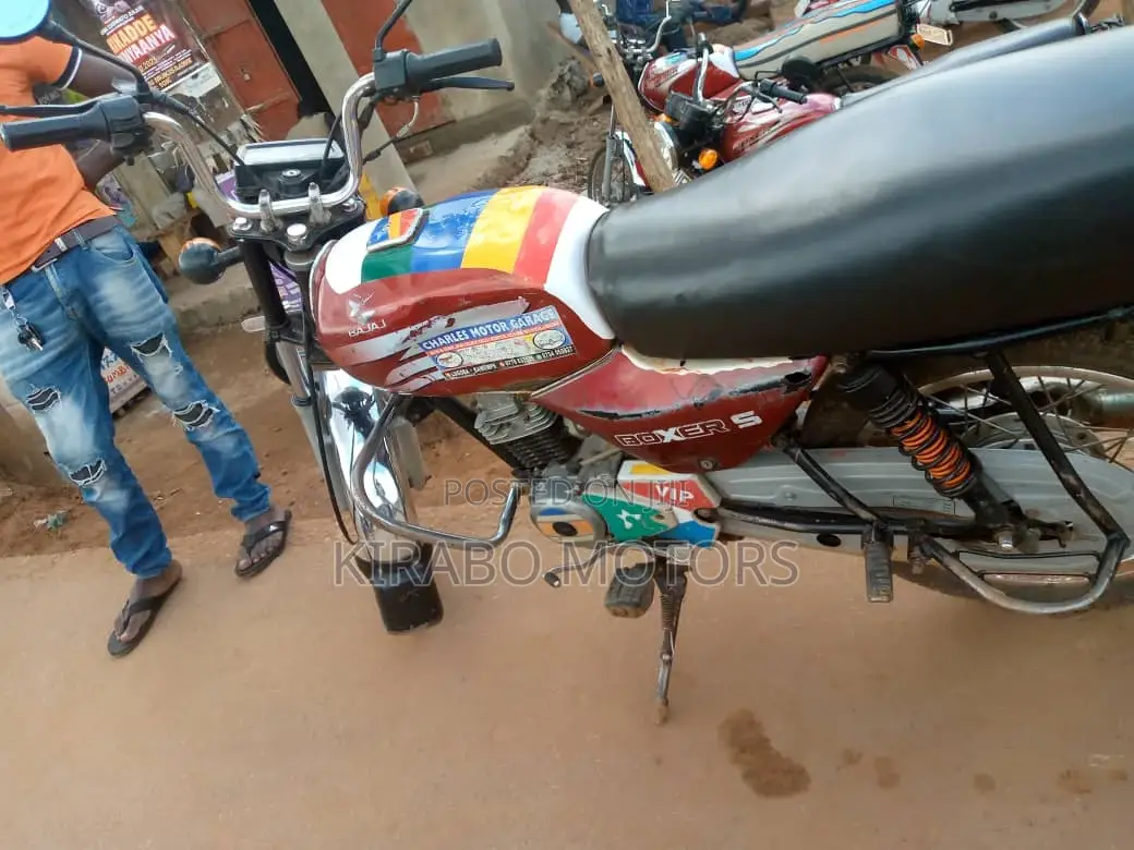 Bajaj Avenger 220 Street 2014 White