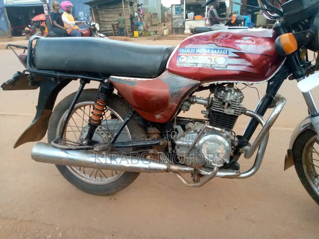 Bajaj Avenger 220 Street 2014 White