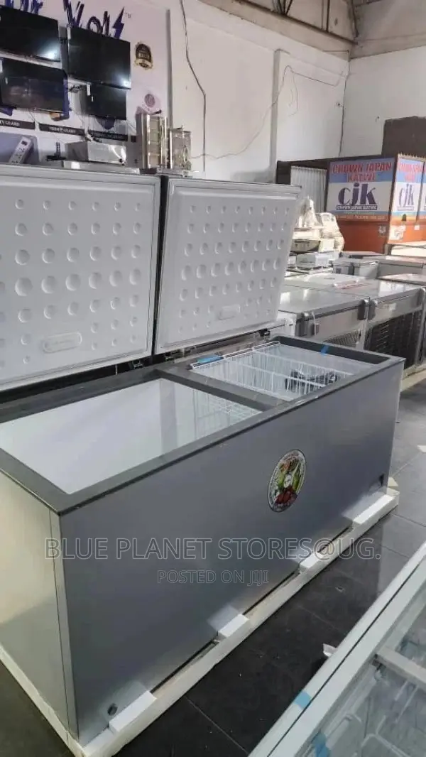 SPJ 850litres Double Door Chest/Deep Freezers \\ 795C