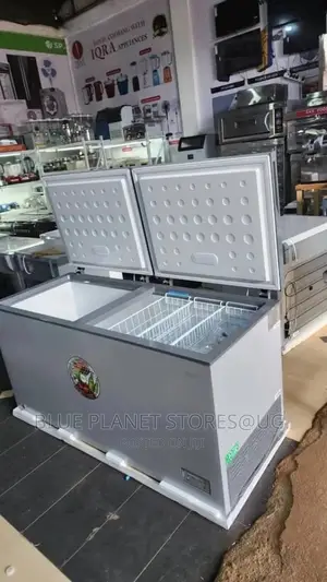 SPJ 720litres Double Door Chest/Deep Freezers \\ 595C