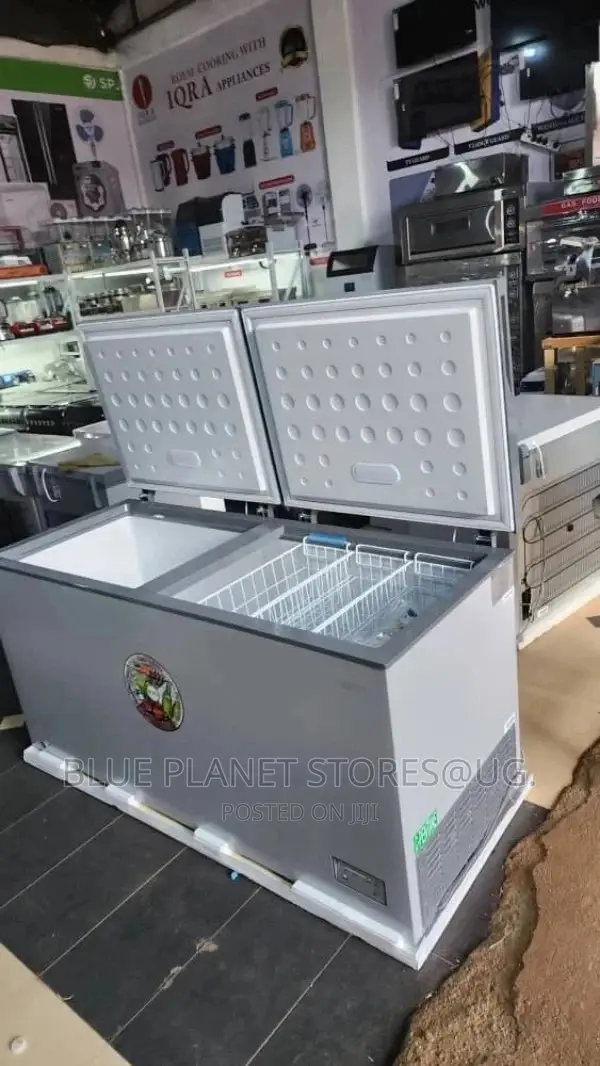 SPJ 720litres Double Door Chest/Deep Freezers \\ 595C
