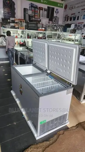 SPJ 720litres Double Door Chest/Deep Freezers \\ 595C