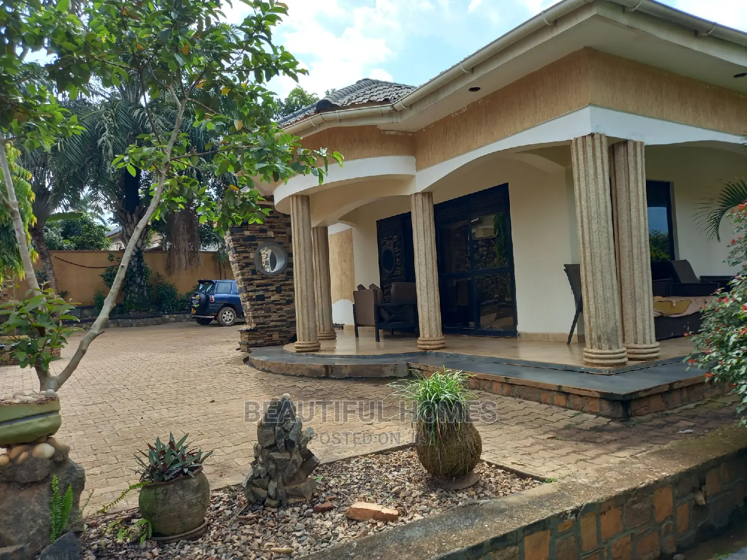 Furnished 4bdrm House in Kyaliwajjara, Central Division for Sale