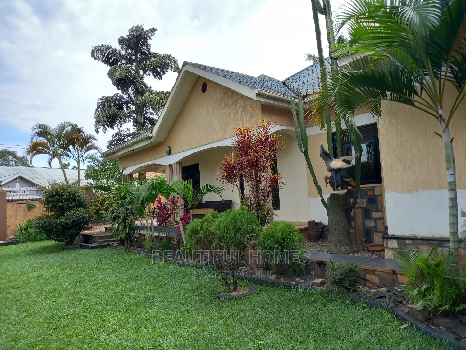 Furnished 4bdrm House in Kyaliwajjara, Central Division for Sale