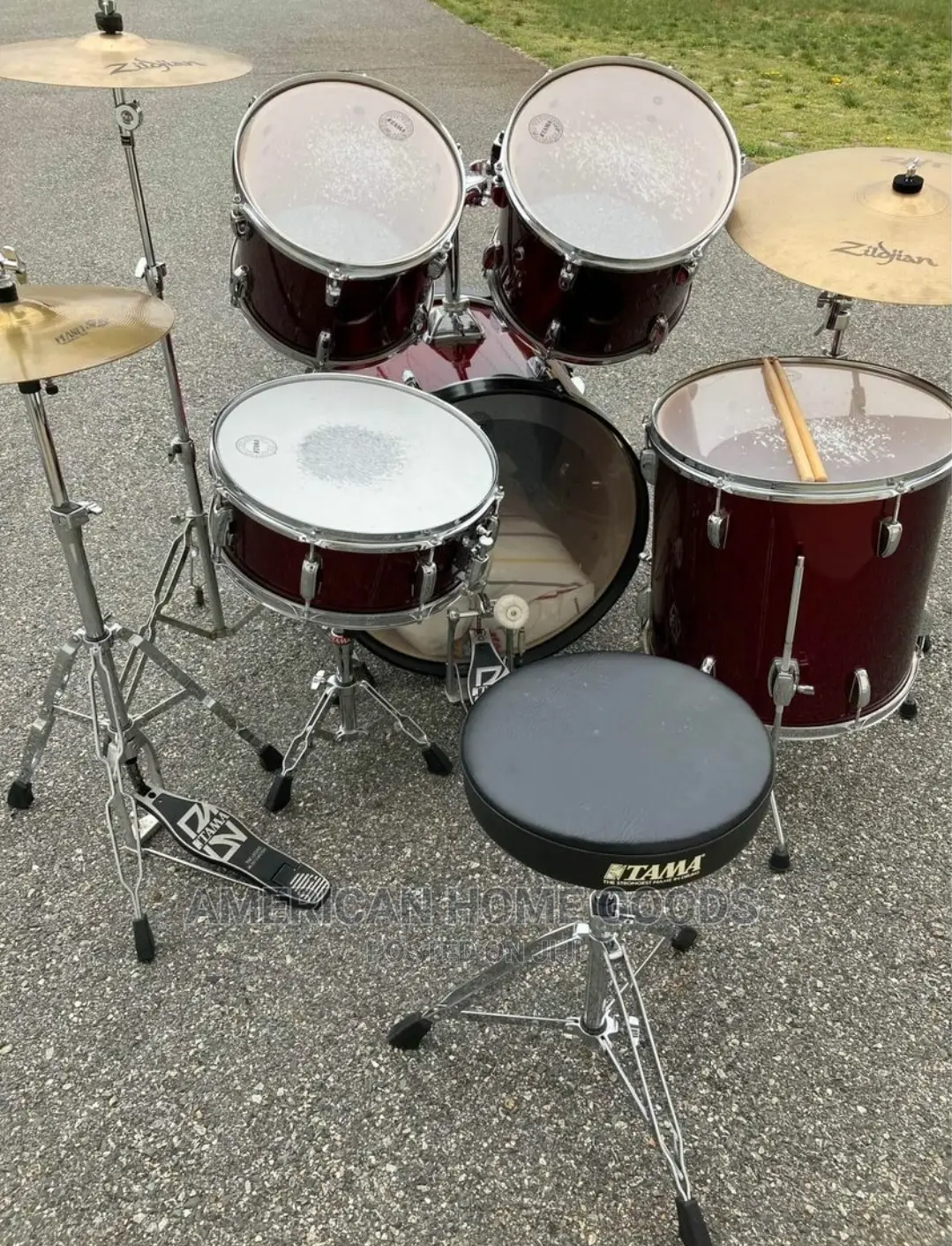 TAMA Drum Set With Cymbals and Hi-Hat in Excellent Condition