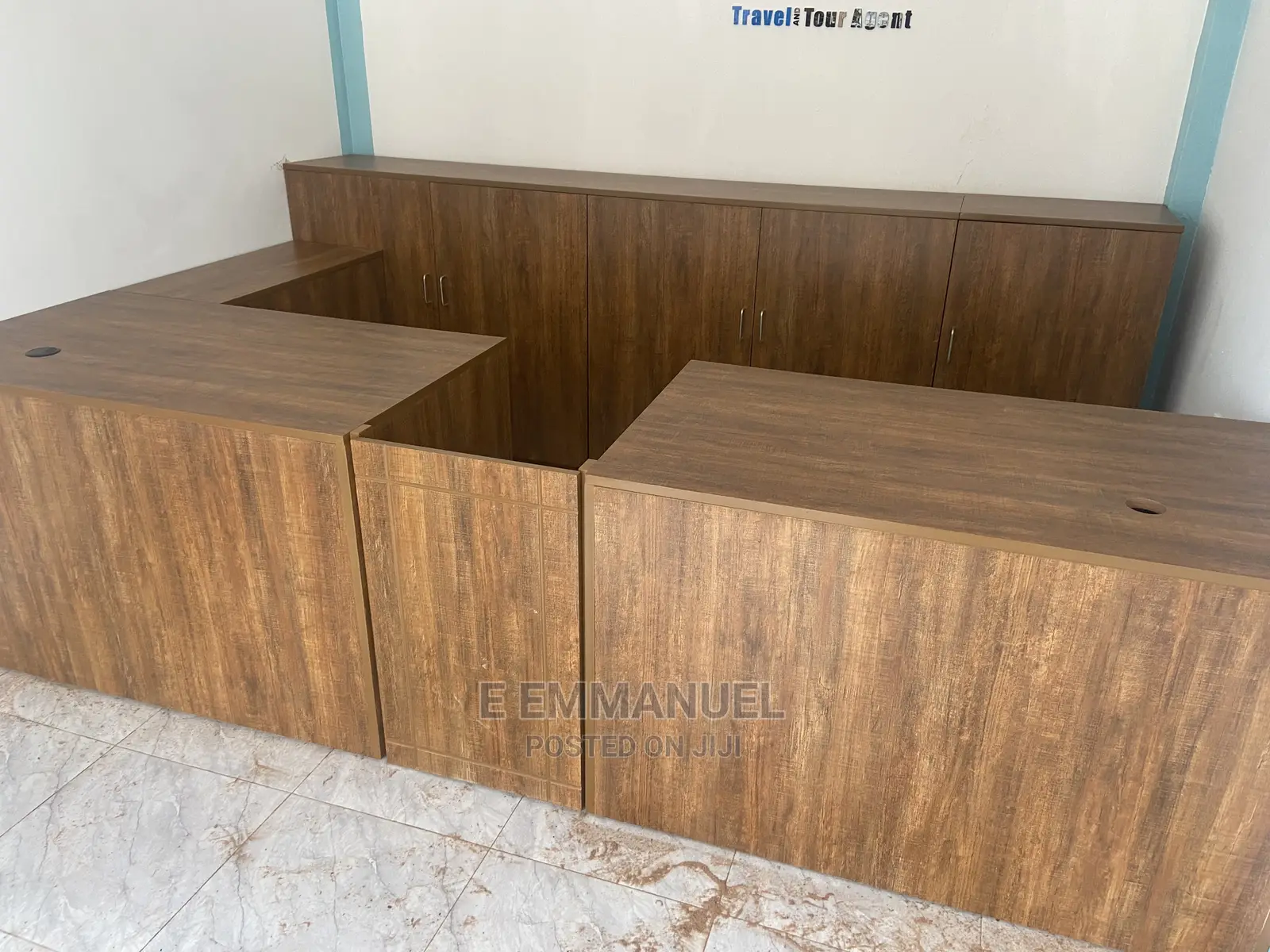 Office Furniture/Desks/Cabinets