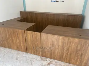Office Furniture/Desks/Cabinets