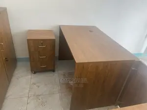 Office Furniture/Desks/Cabinets