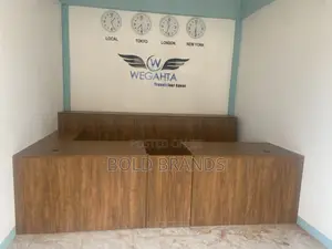 Office Furniture/Desks/Cabinets