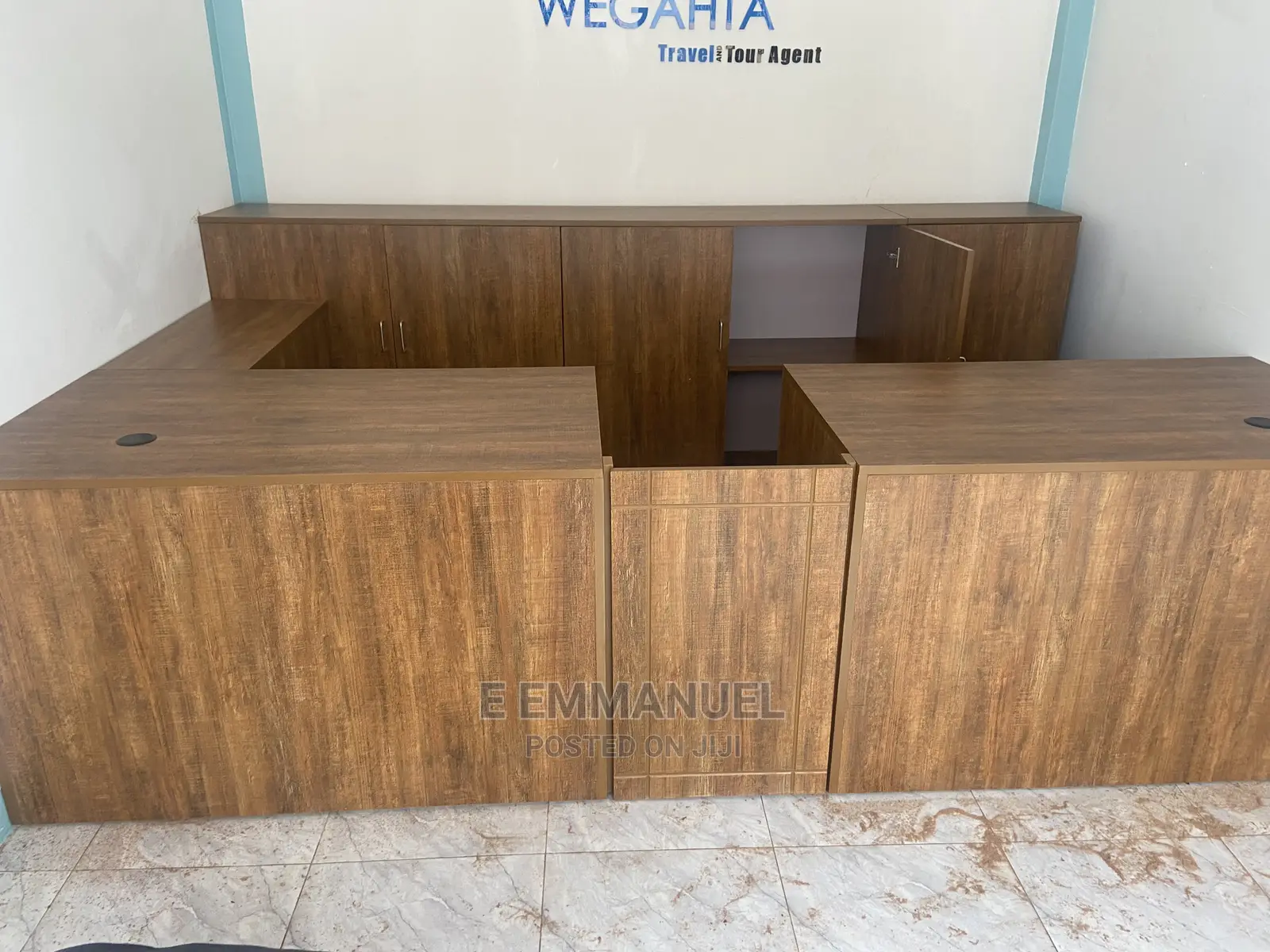 Office Furniture/Desks/Cabinets