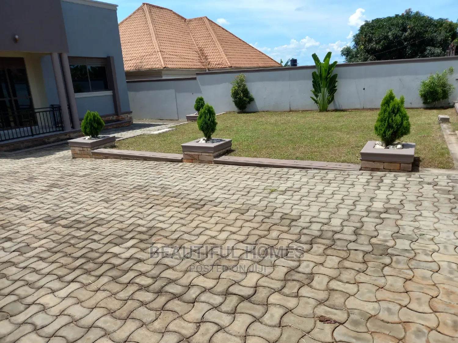 Furnished 4bdrm Bungalow in Kira, Central Division for Sale
