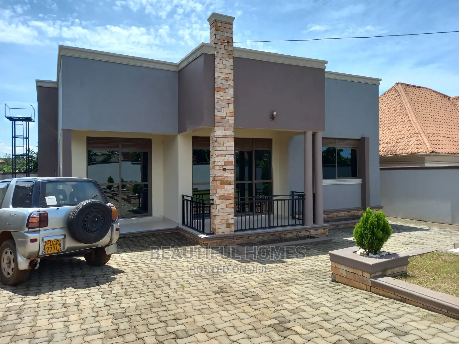 Furnished 4bdrm Bungalow in Kira for Sale