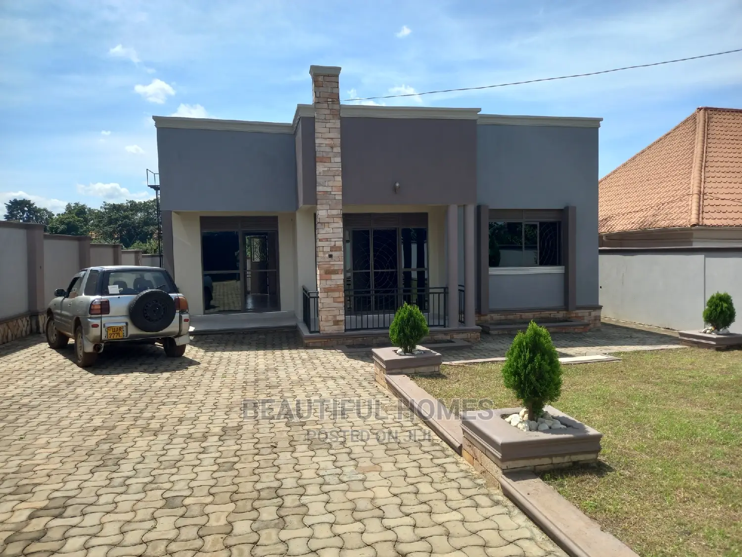 Furnished 4bdrm Bungalow in Kira for Sale