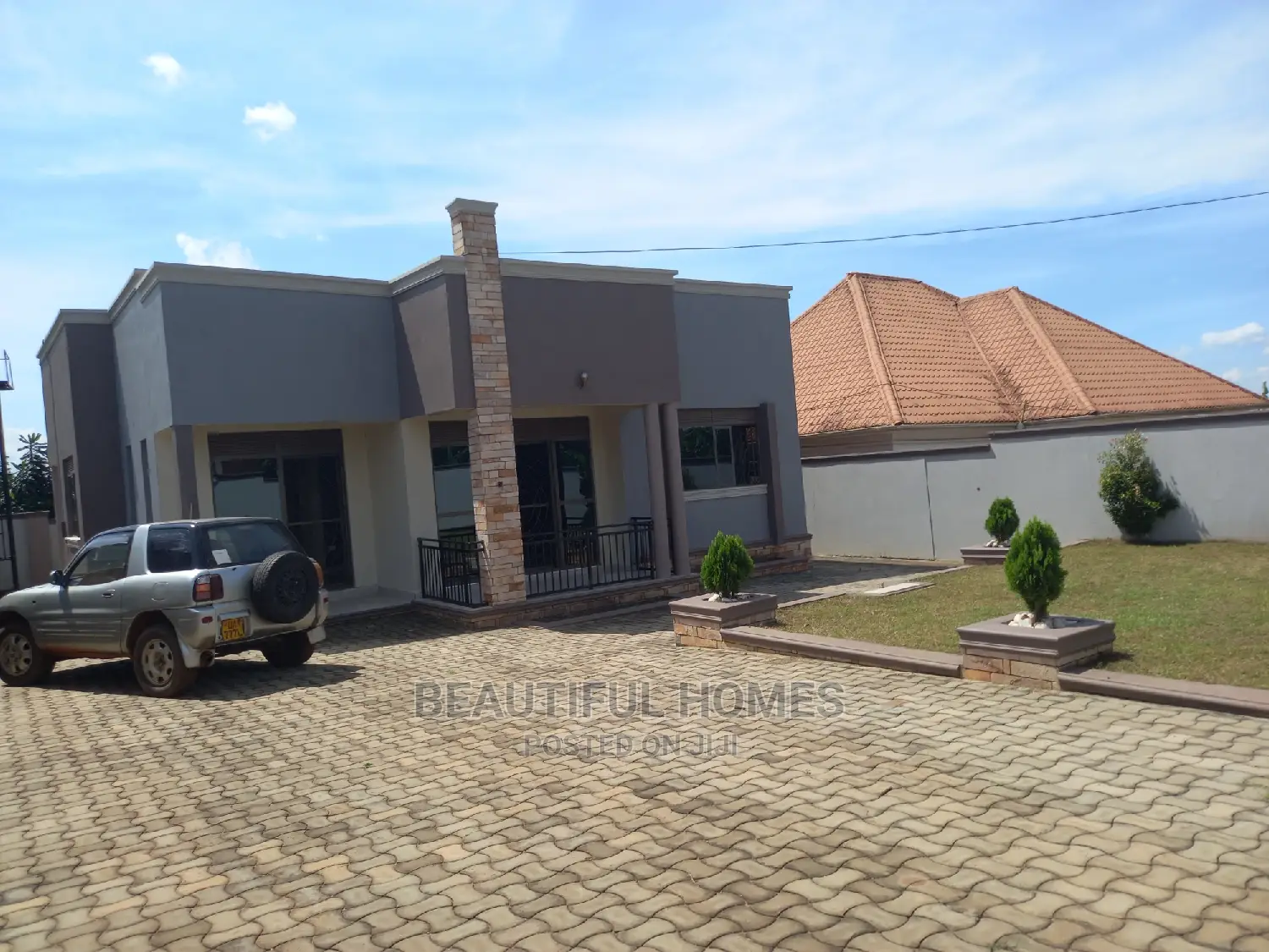 Furnished 4bdrm Bungalow in Kira for Sale