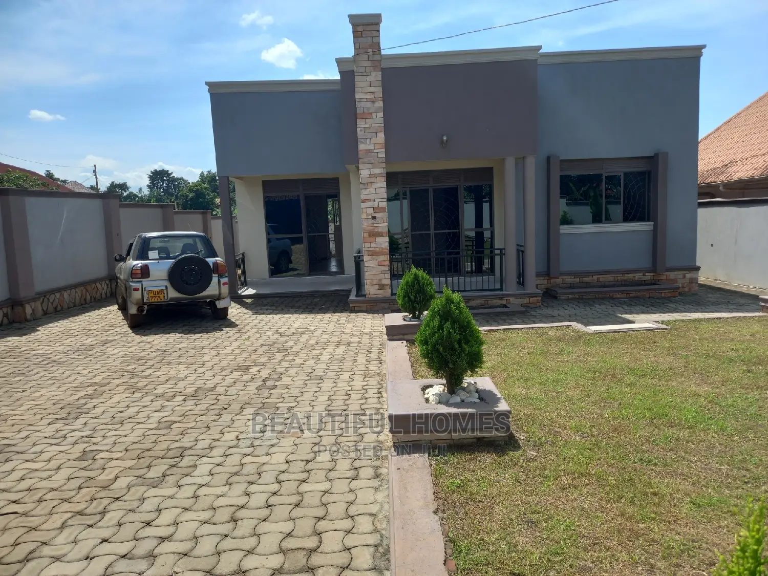 Furnished 4bdrm Bungalow in Kira for Sale