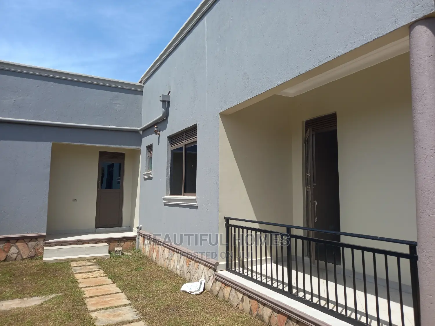 Furnished 4bdrm Bungalow in Kira for Sale