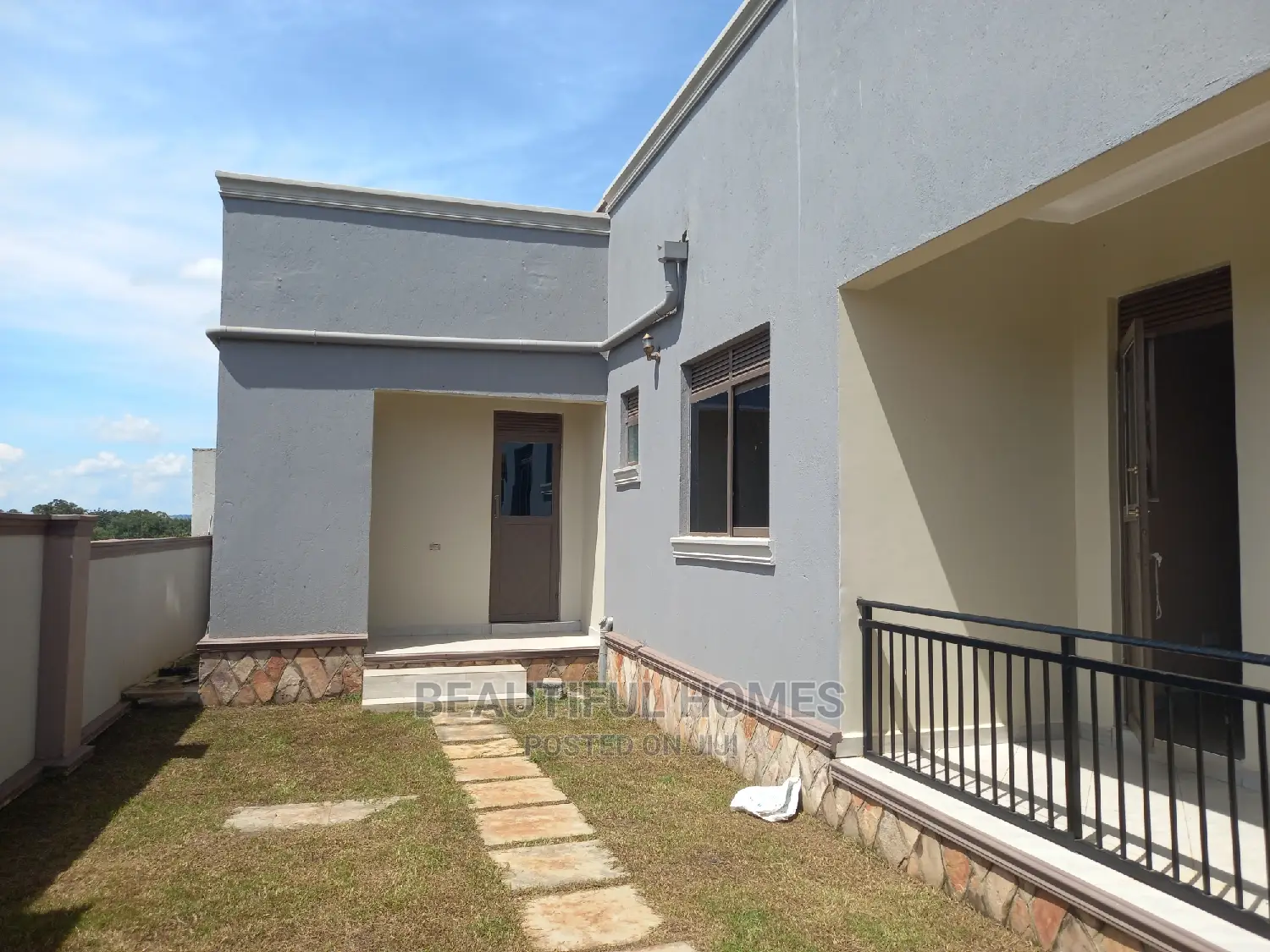 Furnished 4bdrm House in Kira for Sale