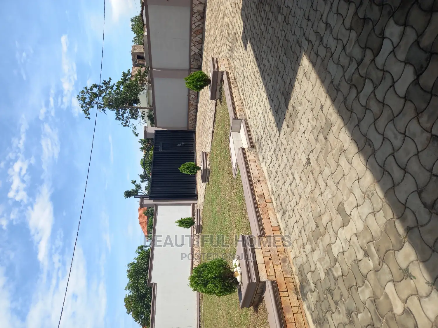 Furnished 4bdrm Bungalow in Kira for Sale