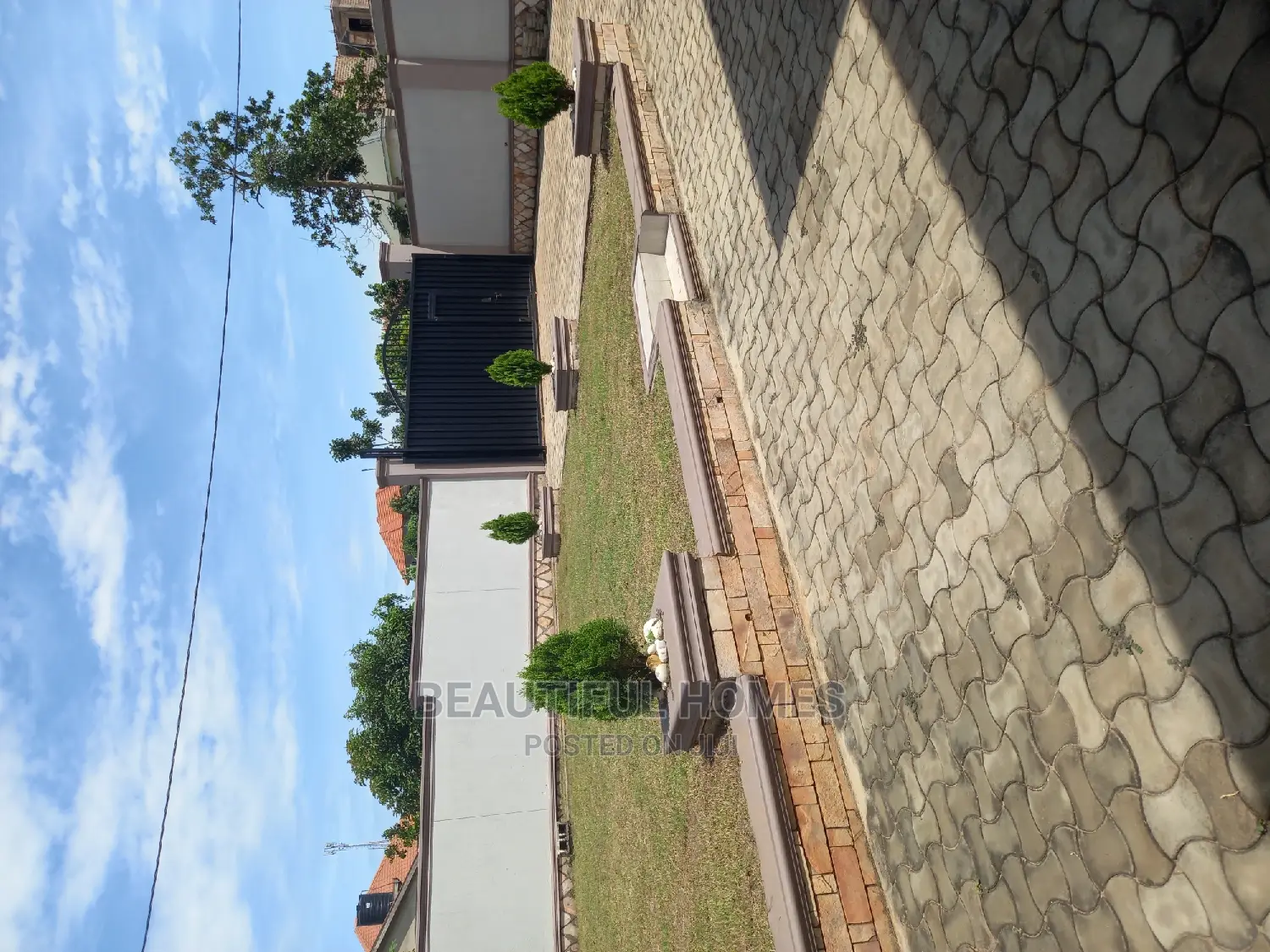 Furnished 4bdrm Bungalow in Kira for Sale