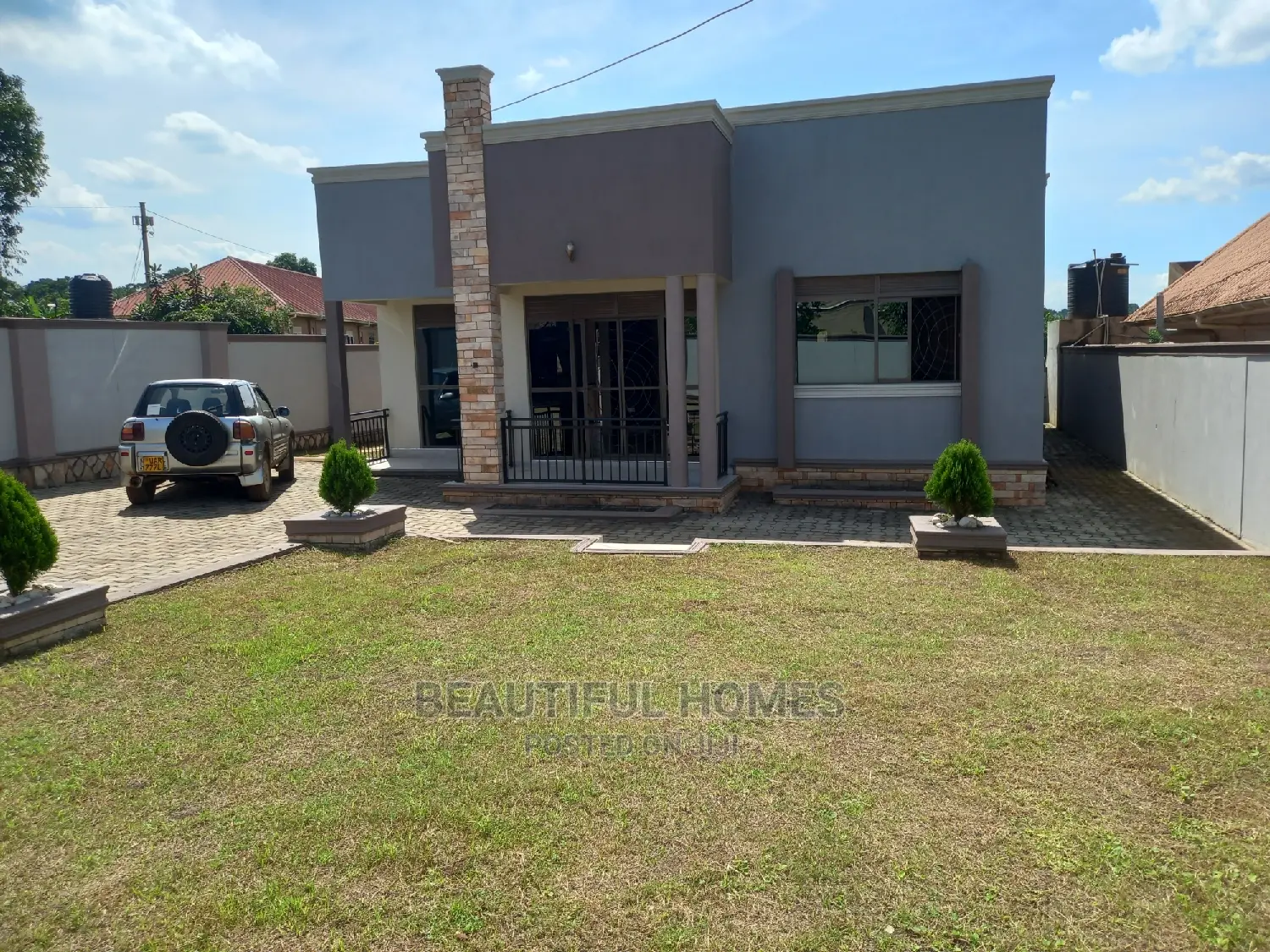 Furnished 4bdrm Bungalow in Kira for Sale