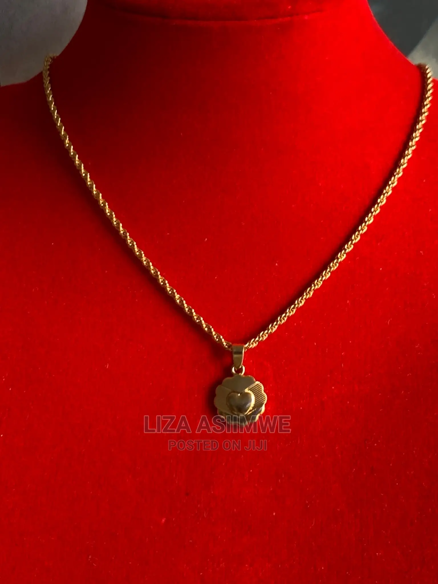 Simple and Elegant Lady’S Necklaces Available