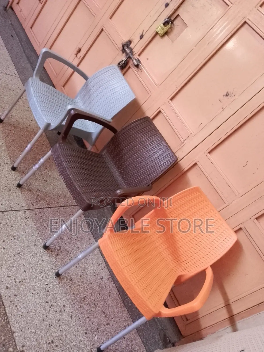 Plastic Chairs(Armrest)