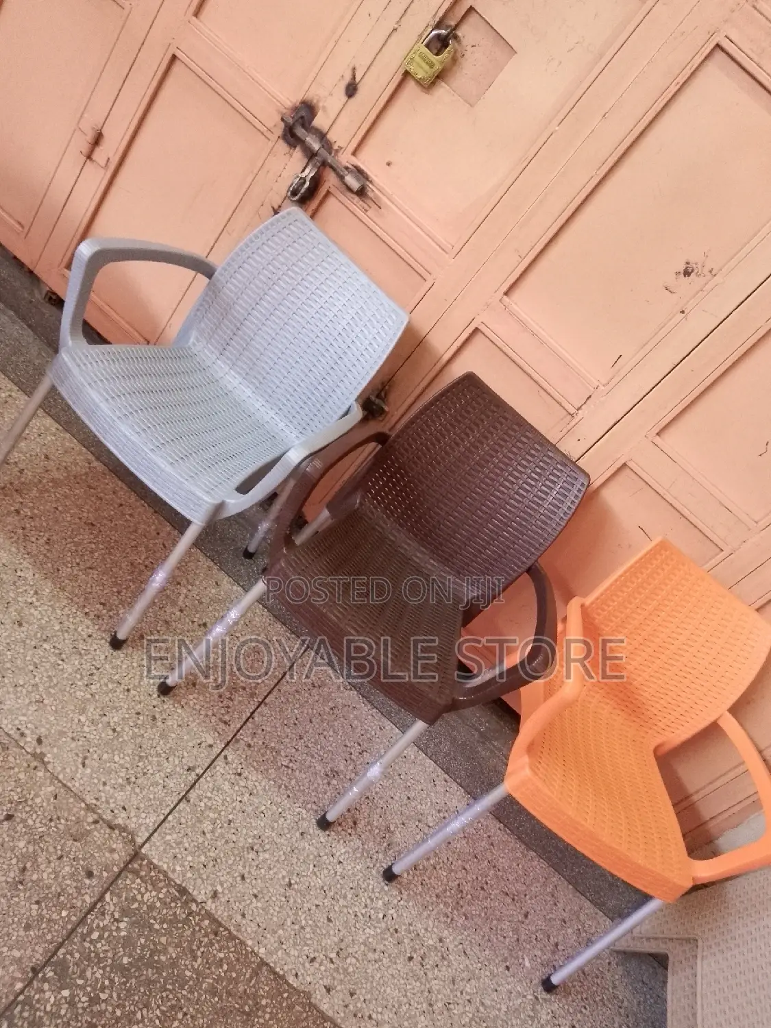 Plastic Chairs(Armrest)