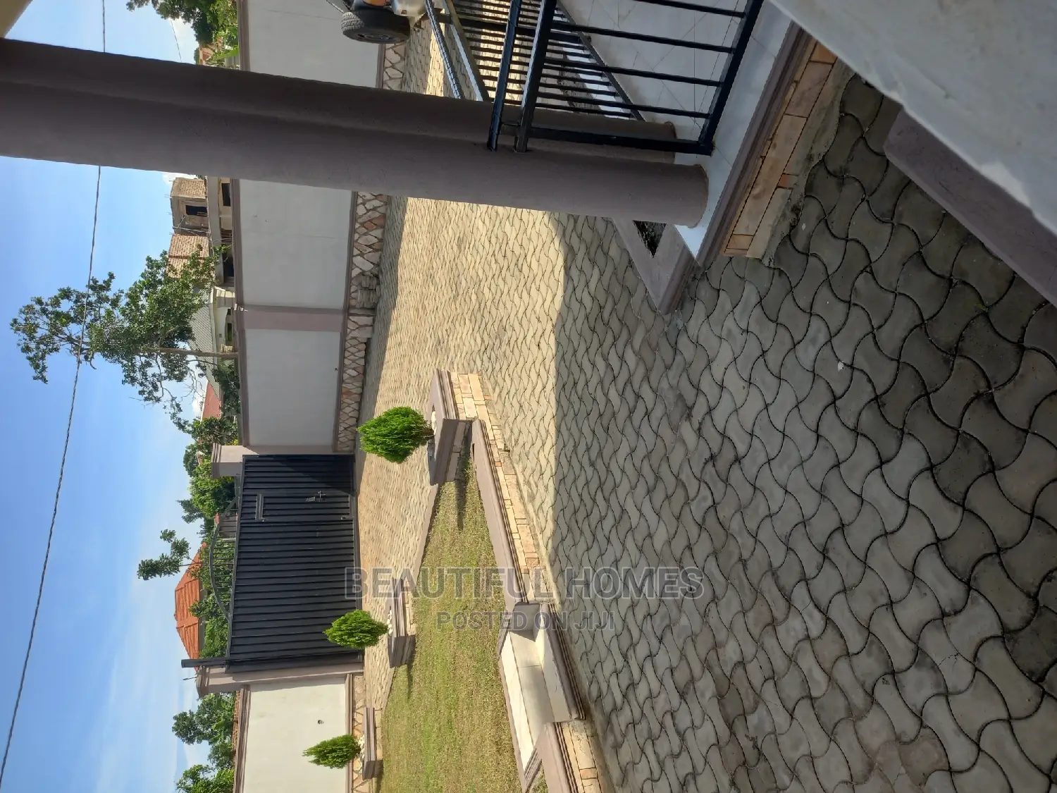 Furnished 4bdrm House in Kira for Sale