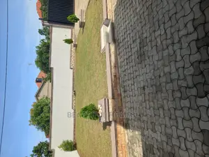 Furnished 4bdrm House in Kira for Sale