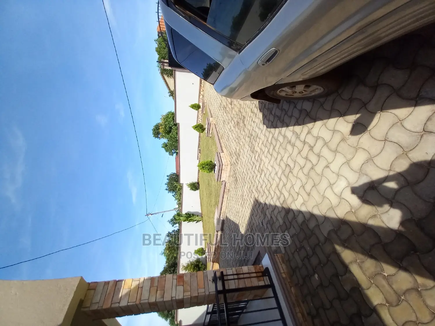 Furnished 4bdrm Bungalow in Kira for Sale
