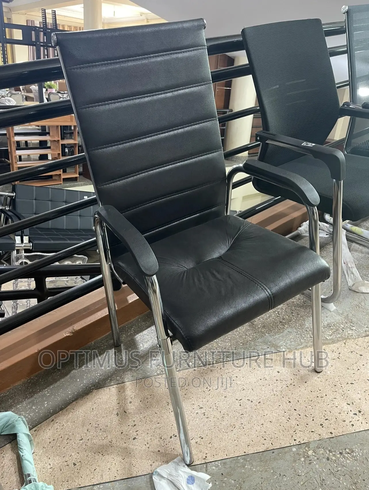 Visitor Chair (Leather)