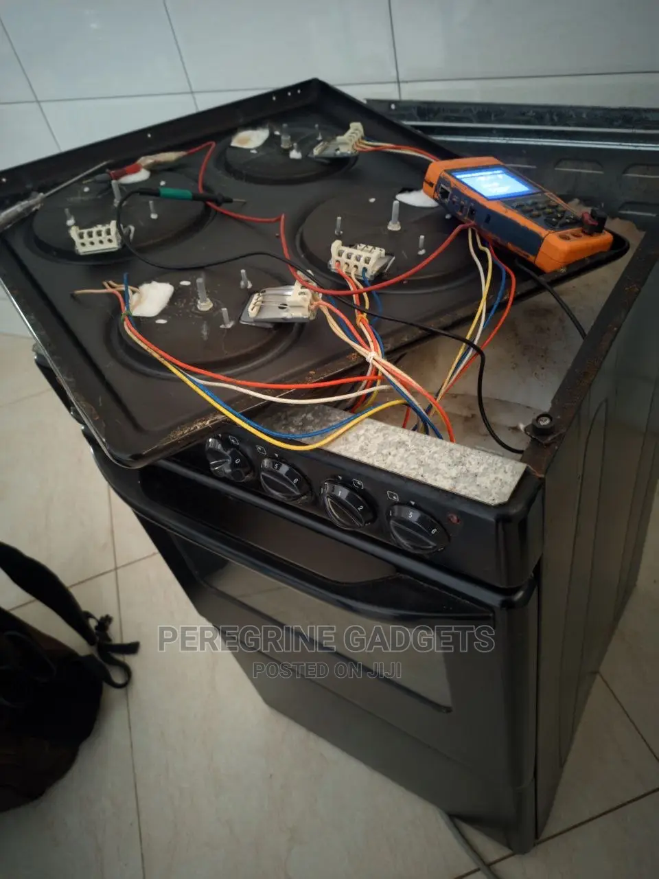 Professional Technicians in Cooker and Oven Repair.