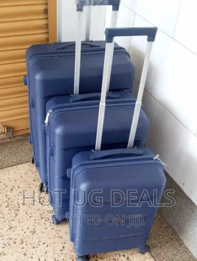 Plastic Travel Trolley Suitcase With Portable Spinner Wheels