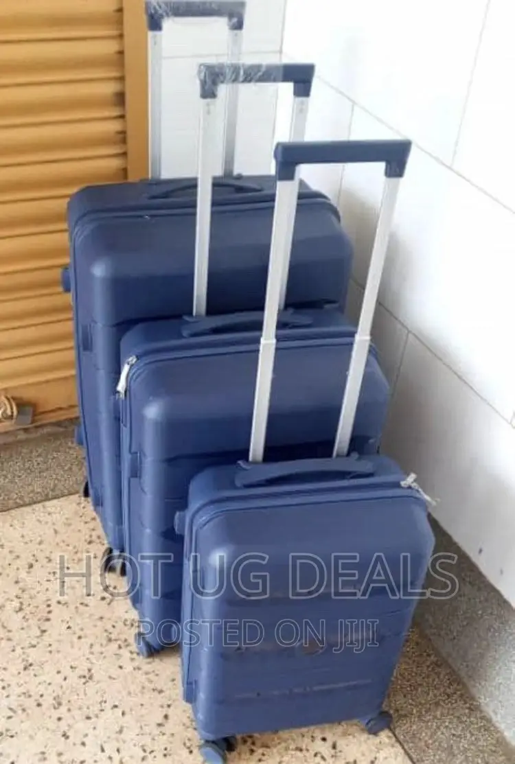 Plastic Travel Trolley Suitcase With Portable Spinner Wheels