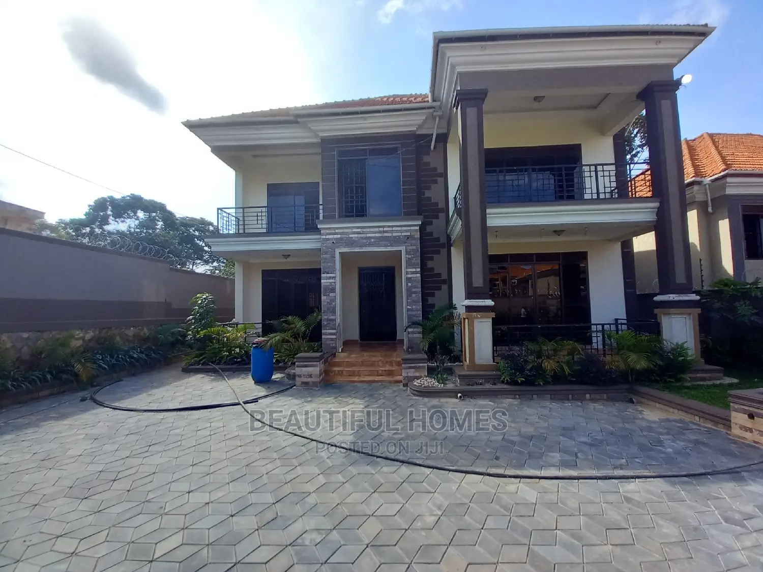 Furnished 6bdrm House in Kisaasi Corporate, Nakawa for Sale