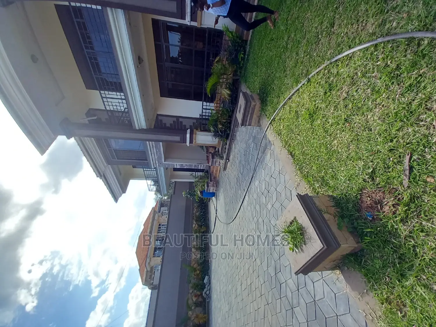 Furnished 6bdrm House in Kisaasi Corporate, Nakawa for Sale