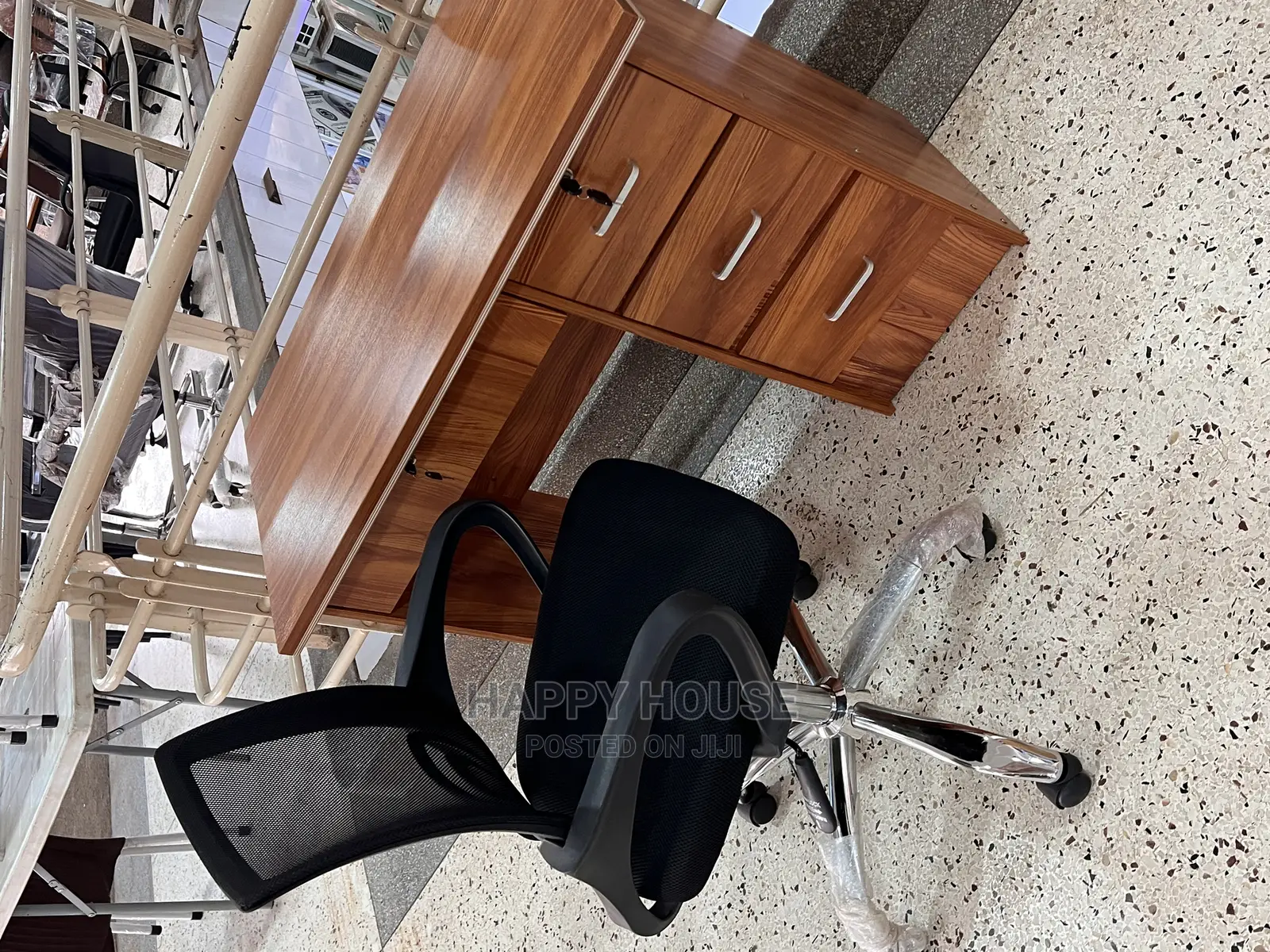 Rollable Office Chair and Desk