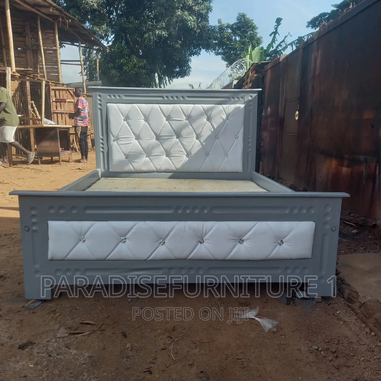 Bed on Sale 5*6ft