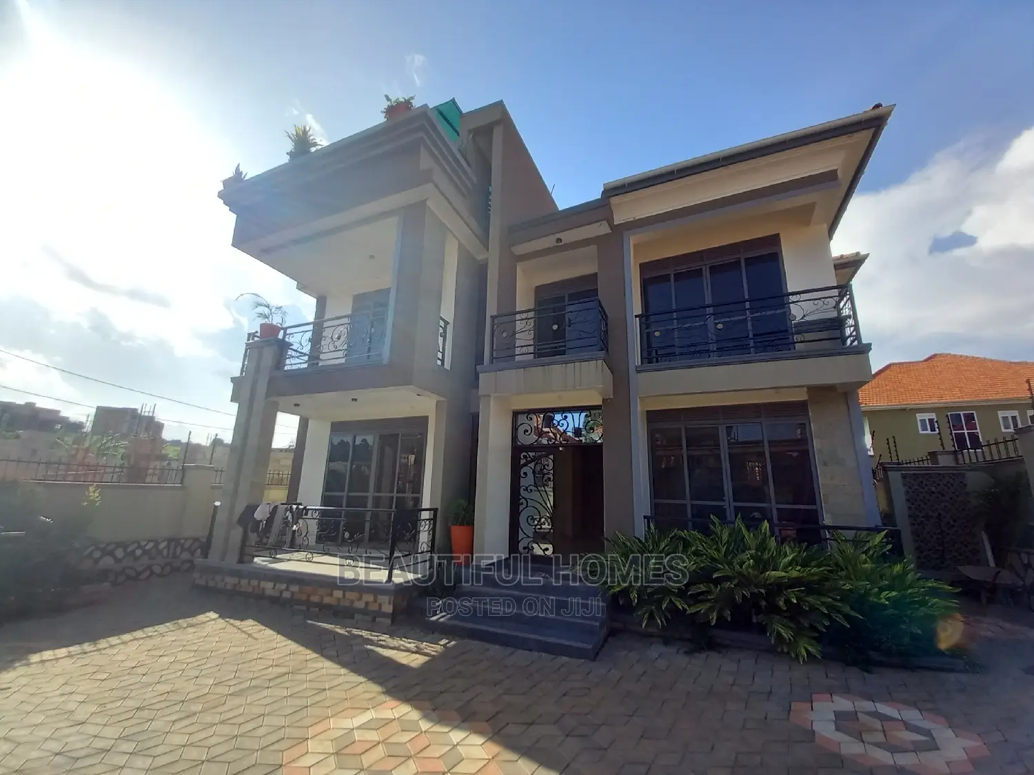 Furnished 5bdrm Duplex in Kyanja Wealthy, Nakawa for Sale