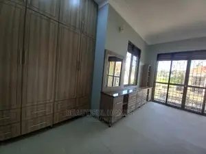 Furnished 5bdrm Duplex in Kyanja Organised, Nakawa for Sale