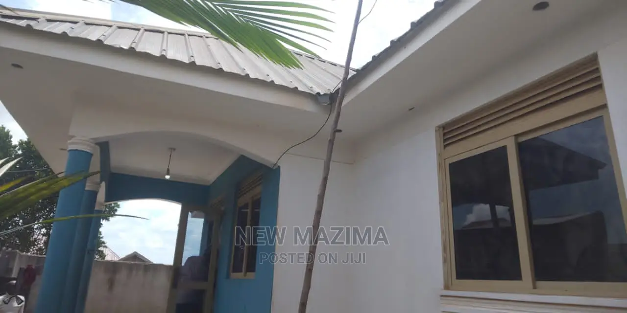 2bdrm House in Kawempe Kawanda, Central Division for Sale