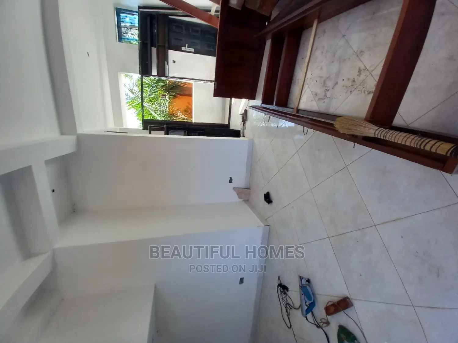 Furnished 4bdrm Duplex in Kisaasi, Nakawa for Sale