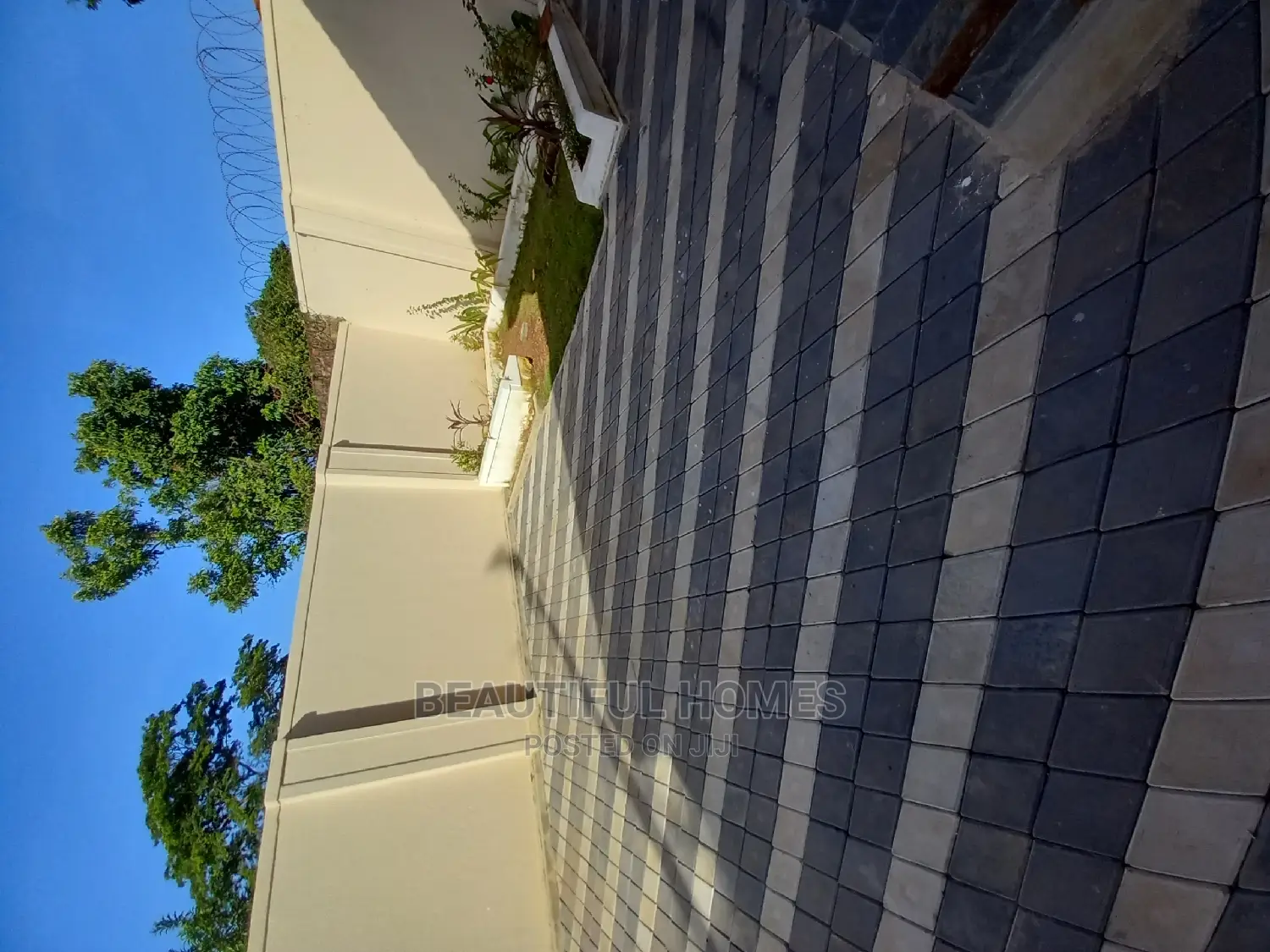 Furnished 4bdrm Bungalow in Kisaasi, Central Division for Sale