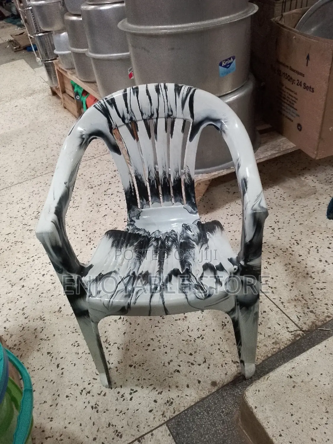 Plastic Chairs(Armrest)