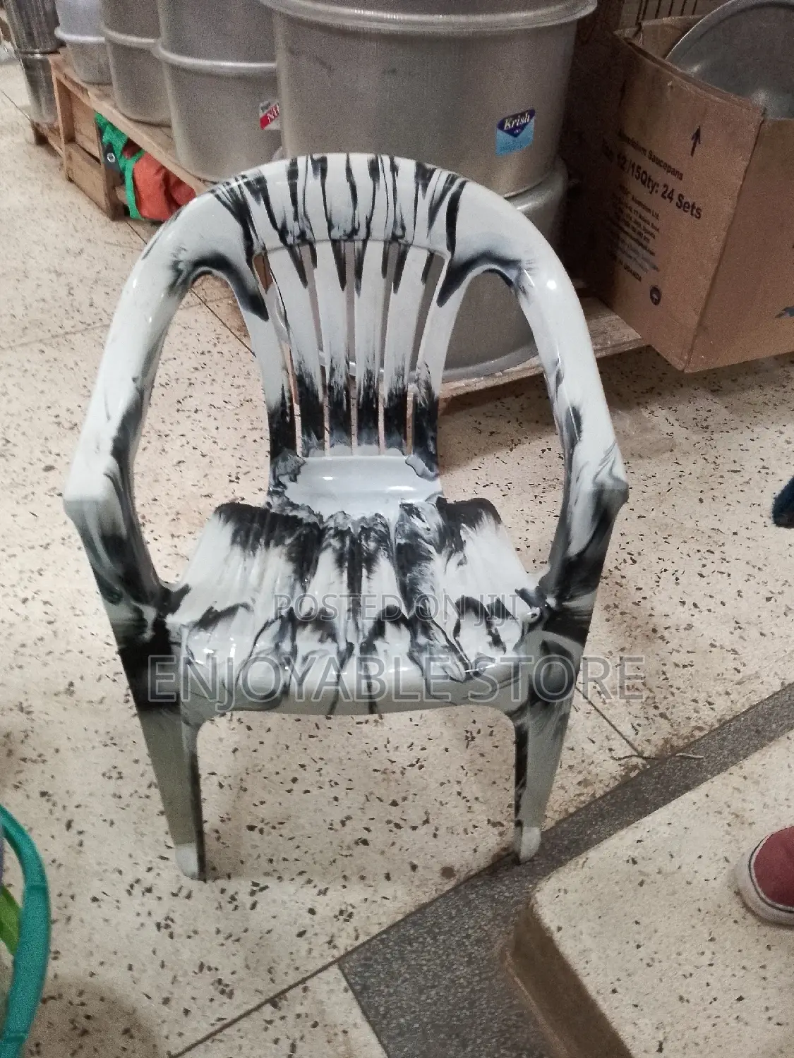Plastic Chairs(Armrest)