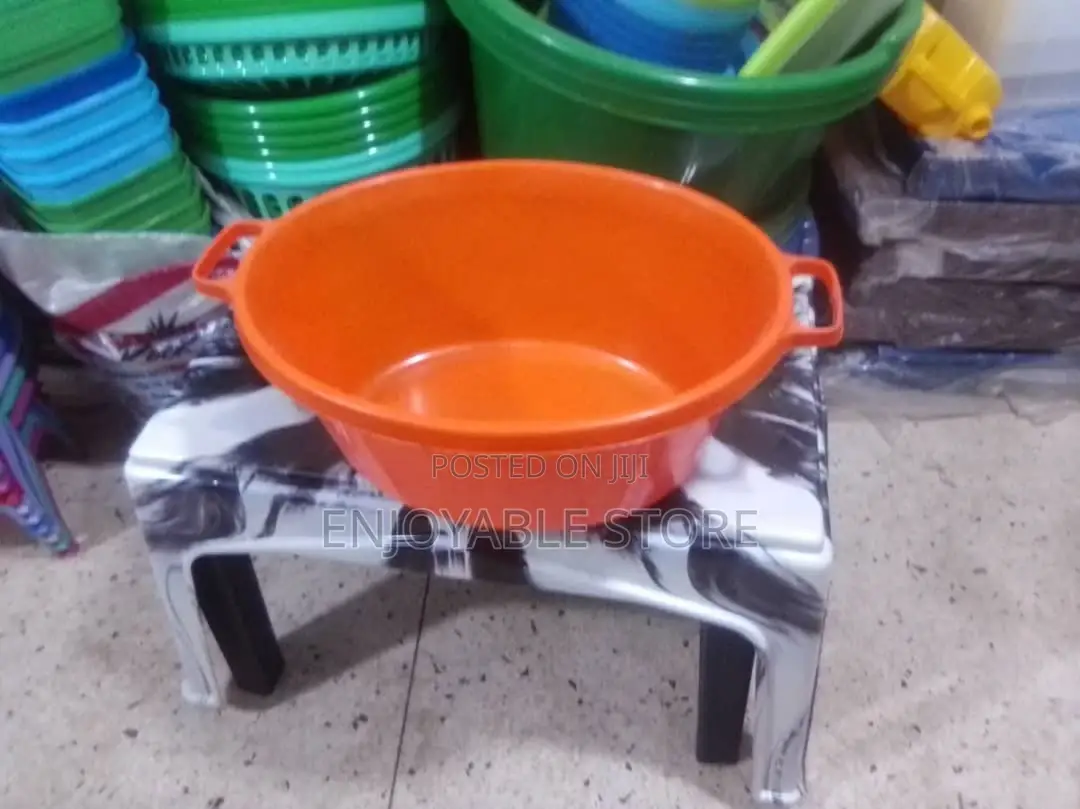 Plastic Basins (Oval Shape Nice)