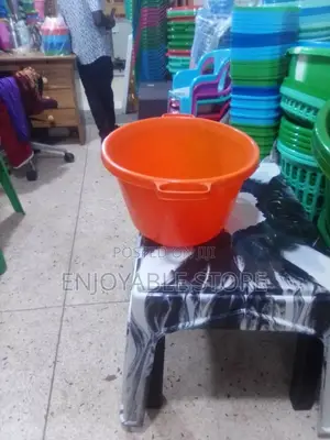 Plastic Basins (Oval Shape Nice)