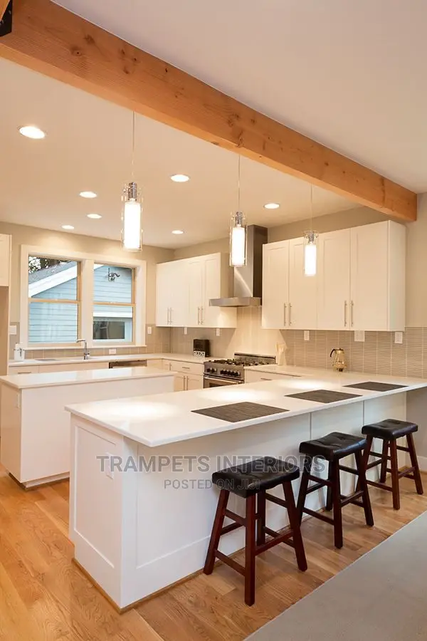 Kitchen Cabinets / Island Kitchen