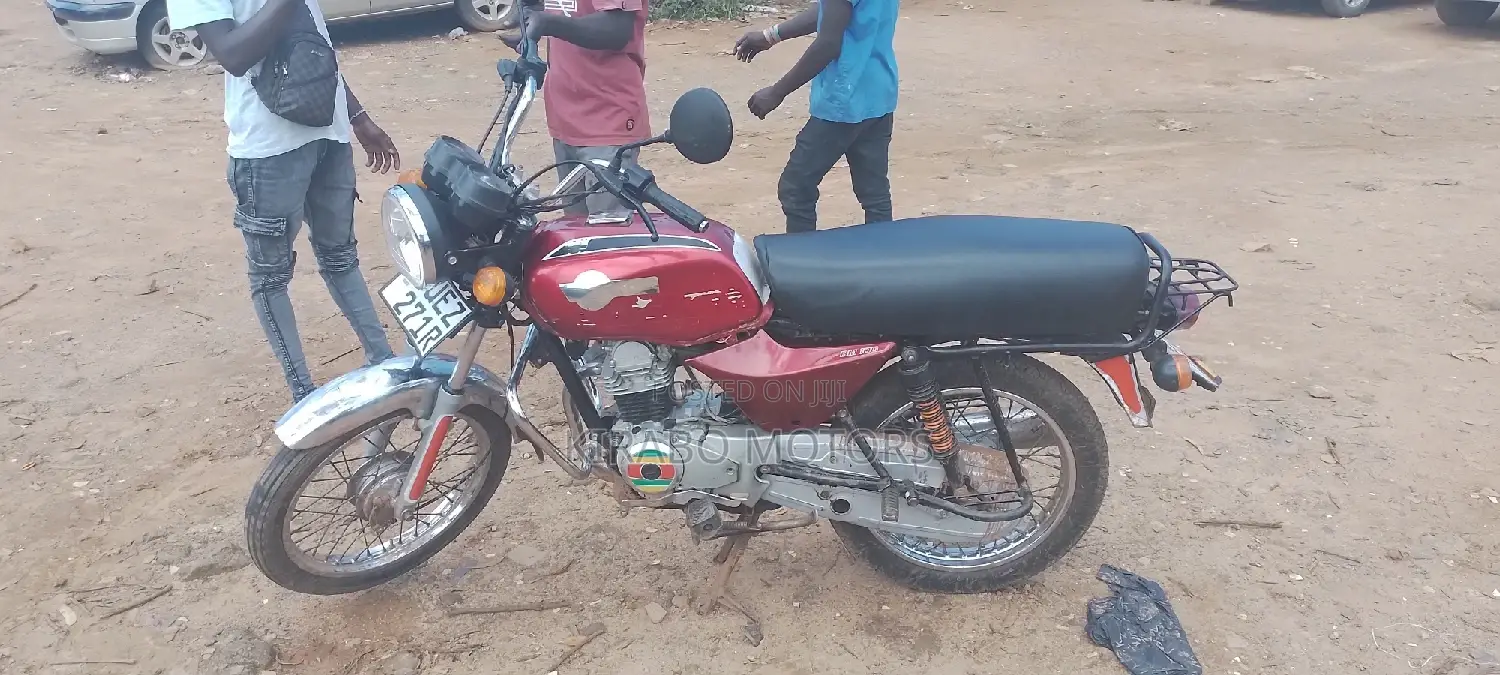 New Bajaj Boxer 100 2014 Purple